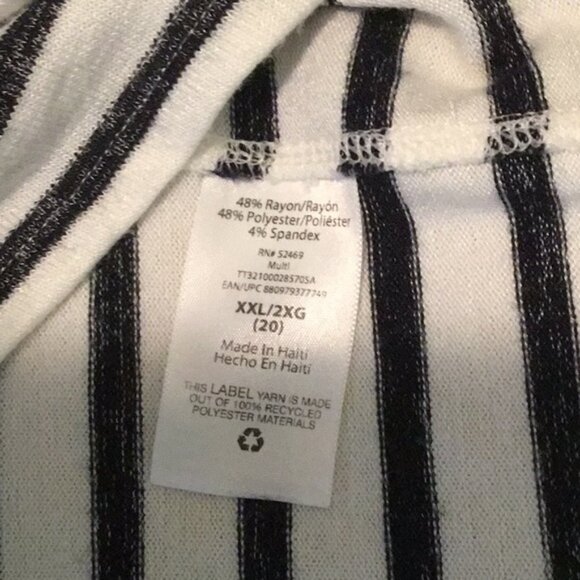 Striped Black and White Long Sleeve Top - Picture 6 of 7